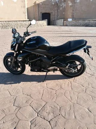 Kawasaki ER6N 650 Naked Negra A2