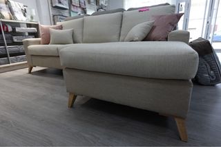 chaise longue nuevo. Estilo moderno