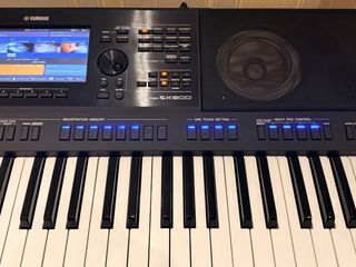 Tastiera Yamaha PSR-SX900 usata pochissimo.