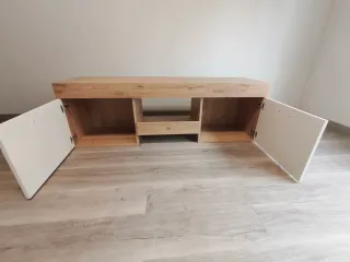 Mueble TV madera y blanco