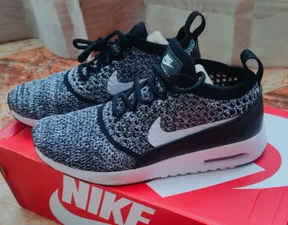 Zapatillas Nike Air Max Negras y Blancas