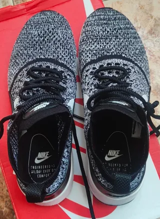 Zapatillas Nike Air Max Negras y Blancas