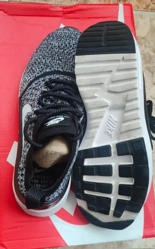 Zapatillas Nike Air Max Negras y Blancas