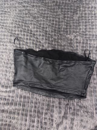 Top negro efecto piel