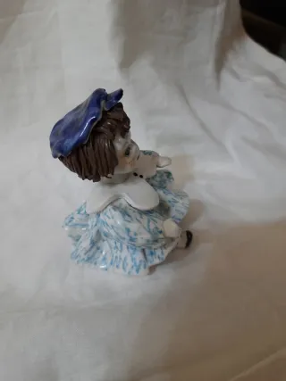 3 statuette bambine in ceramica e porcellana