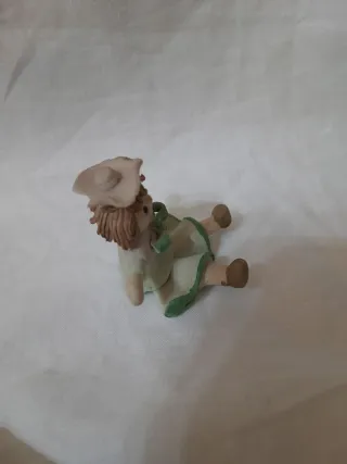 3 statuette bambine in ceramica e porcellana