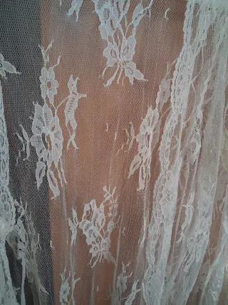 Blusa de encaje transparente