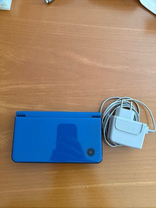Nintendo DSi XL Azul con juegos y funda