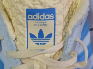 Sapatilhas Adidas Gazelle bege e azul
