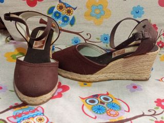 Sandalias cuña marrón Talla 35