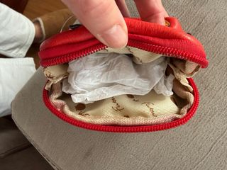 Monedero polipiel rojo con dibujo de Reno.