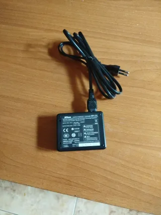 Cámara Nikon D3000 con bolso y cargador