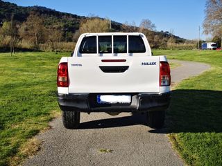 Toyota Hilux 2021