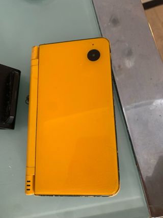 Nintendo DSi XL Amarilla