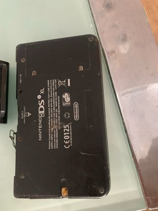 Nintendo DSi XL Amarilla