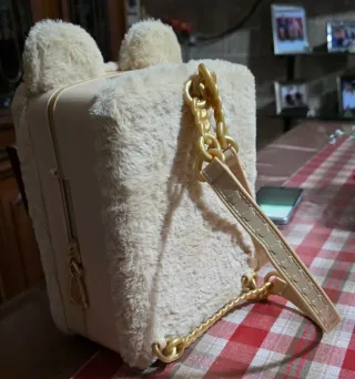 Na Na Na Surprise valigetta con bambola