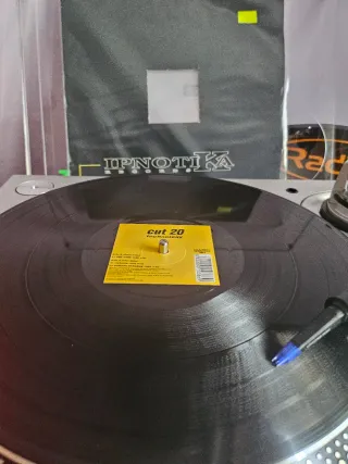 Vinilo CUT 20 Technology