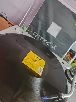 Vinilo CUT 20 Technology
