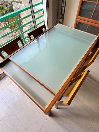 Mesa comedor cristal y madera + 4 sillas