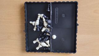 Gioco da Tavolo Magnetico Pieghevole: Scacchi e Parchis