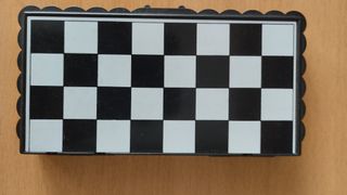 Gioco da Tavolo Magnetico Pieghevole: Scacchi e Parchis