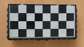 Gioco da Tavolo Magnetico Pieghevole: Scacchi e Parchis