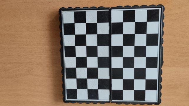 Juego Ajedrez y Parchís Magnético Plegable