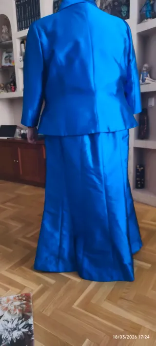 Traje de fiesta azul hecho a medida