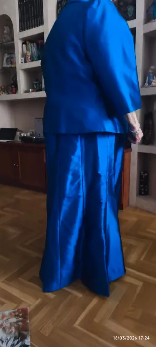 Traje de fiesta azul hecho a medida