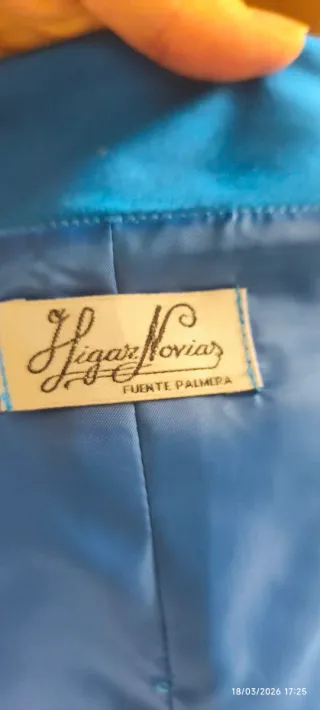 Traje de fiesta azul hecho a medida