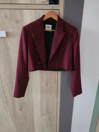 Americana Zara cuadros rojo y negro