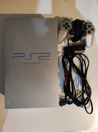 PlayStation 2 Plateada Funcionando