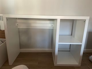 Escritorio blanco. Ikea Mod Kallax. Buen estado