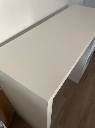Escritorio blanco. Ikea Mod Kallax. Buen estado