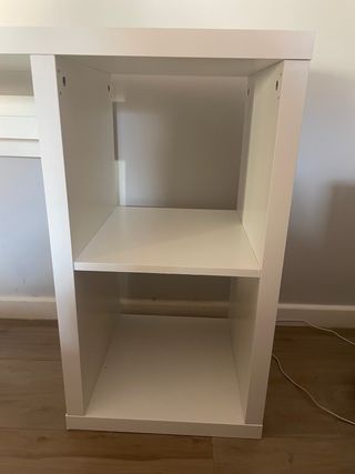 Escritorio blanco. Ikea Mod Kallax. Buen estado