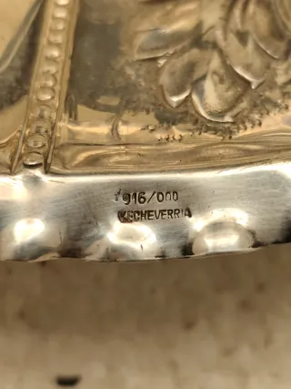 Bandeja antigua de plata labrada