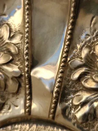 Bandeja antigua de plata labrada