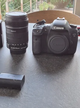 Canon EOS 7D + EFS 18-135mm IS