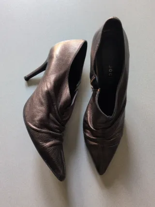 Zapatos de tacón salón bronce