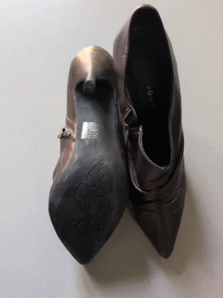 Zapatos de tacón salón bronce