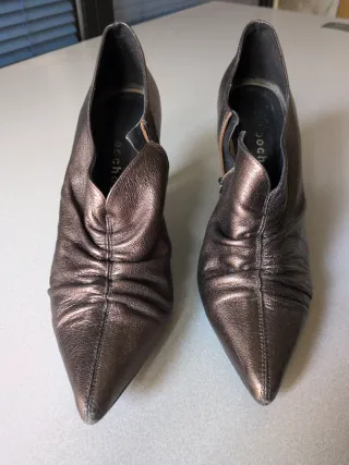 Zapatos de tacón salón bronce