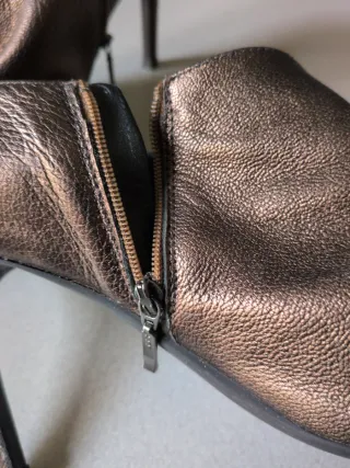 Zapatos de tacón salón bronce