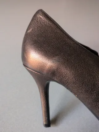 Zapatos de tacón salón bronce