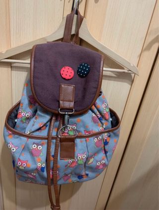Mochila búhos marrón y multicolor