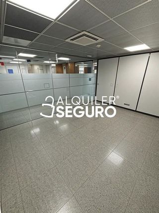 Local comercial en alquiler en Santa Eugenia en Madrid