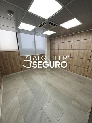 Local comercial en alquiler en Santa Eugenia en Madrid