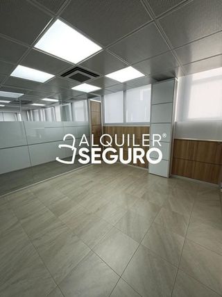 Local comercial en alquiler en Santa Eugenia en Madrid