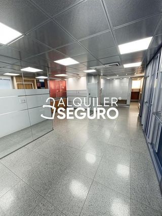 Local comercial en alquiler en Santa Eugenia en Madrid