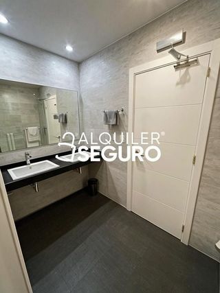 Local comercial en alquiler en Santa Eugenia en Madrid