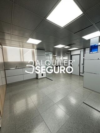 Local comercial en alquiler en Santa Eugenia en Madrid